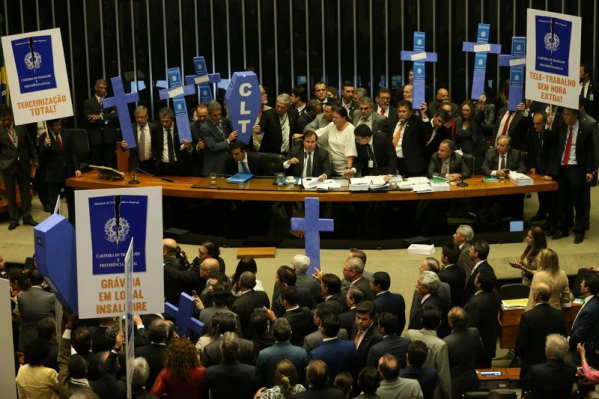 Senadores fazem acordo para votar reforma trabalhista nos dias 20 e 28