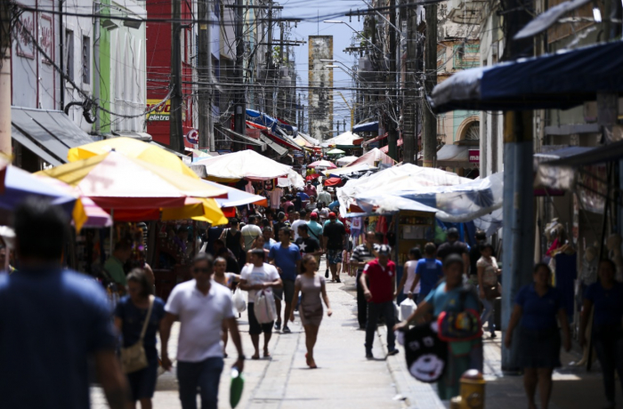 Trabalhadores informais serão os mais prejudicados com reforma de Bolsonaro